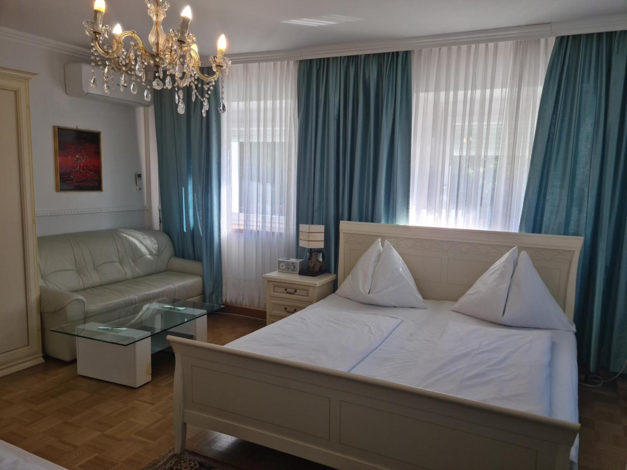 Hoeckner Plaza Hotel Attnang-Puchheim Exterior foto