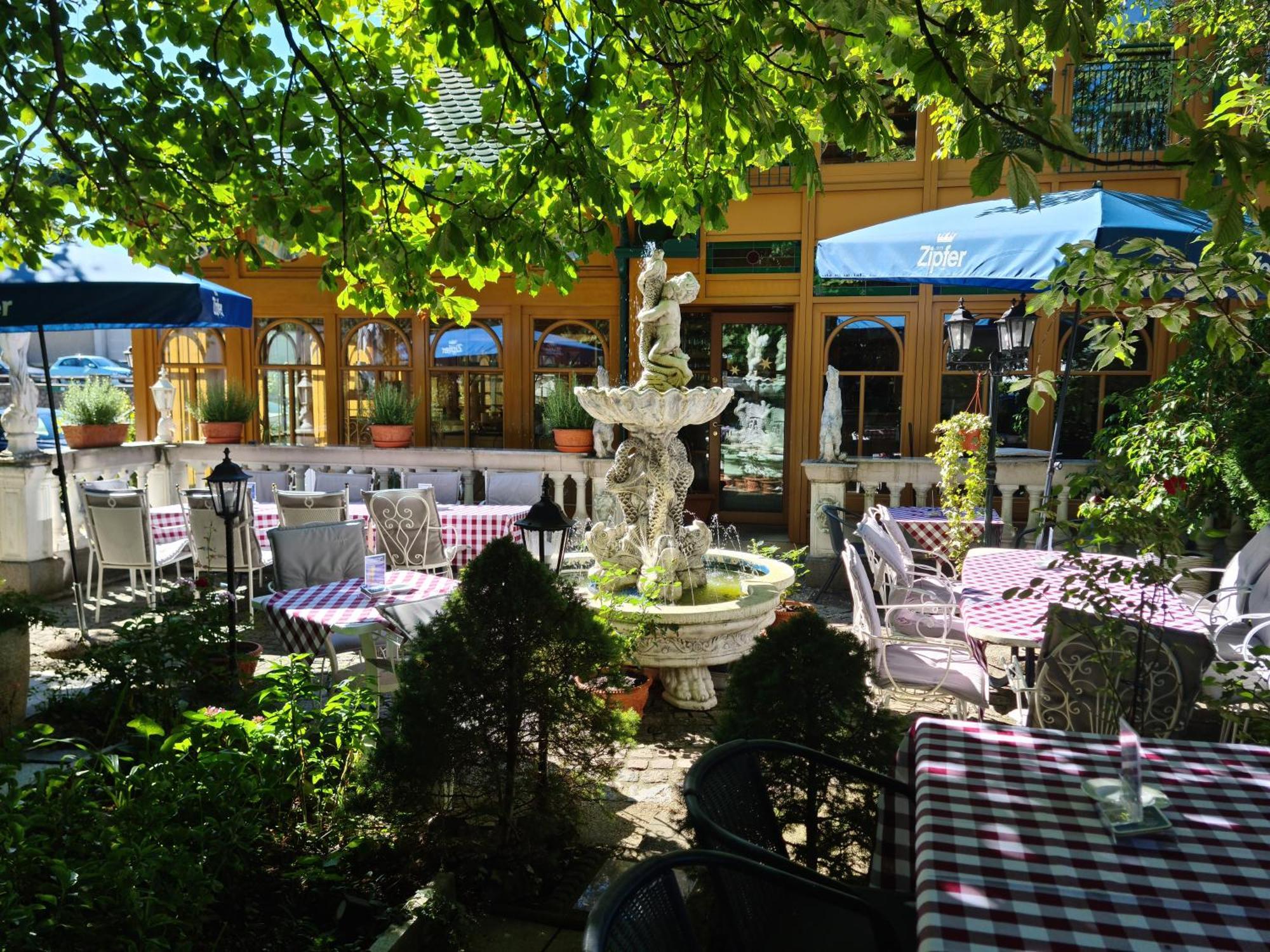 Hoeckner Plaza Hotel Attnang-Puchheim Exterior foto
