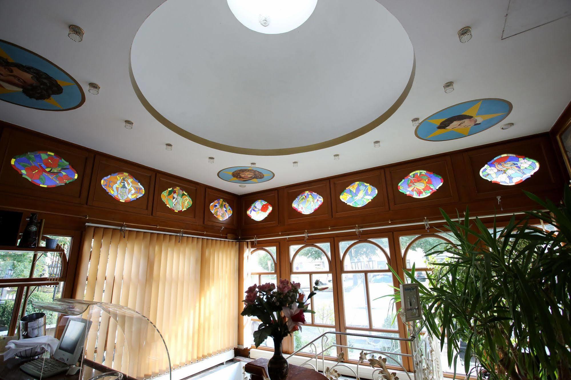 Hoeckner Plaza Hotel Attnang-Puchheim Exterior foto